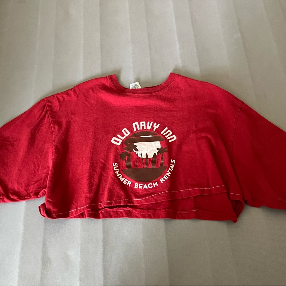 Cropped Old Navy T-Shirt